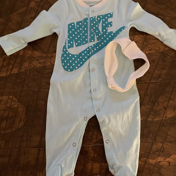 Nike Other - Nike turquoise NWOT Onsie, w/ headband